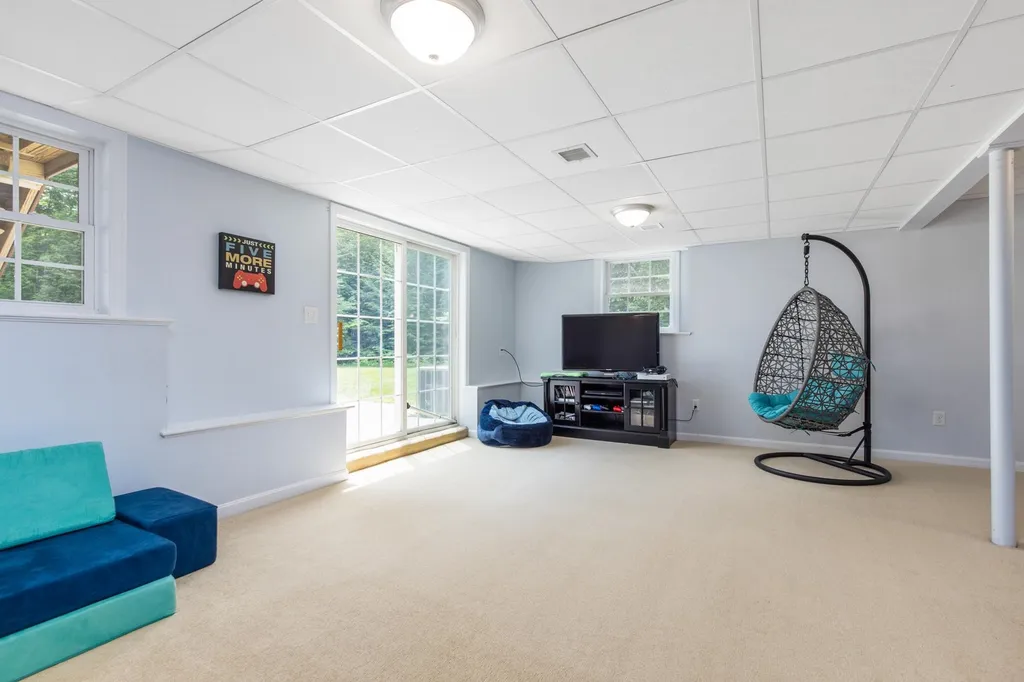36 Long Meadow Farm Drive Epping NH 03042