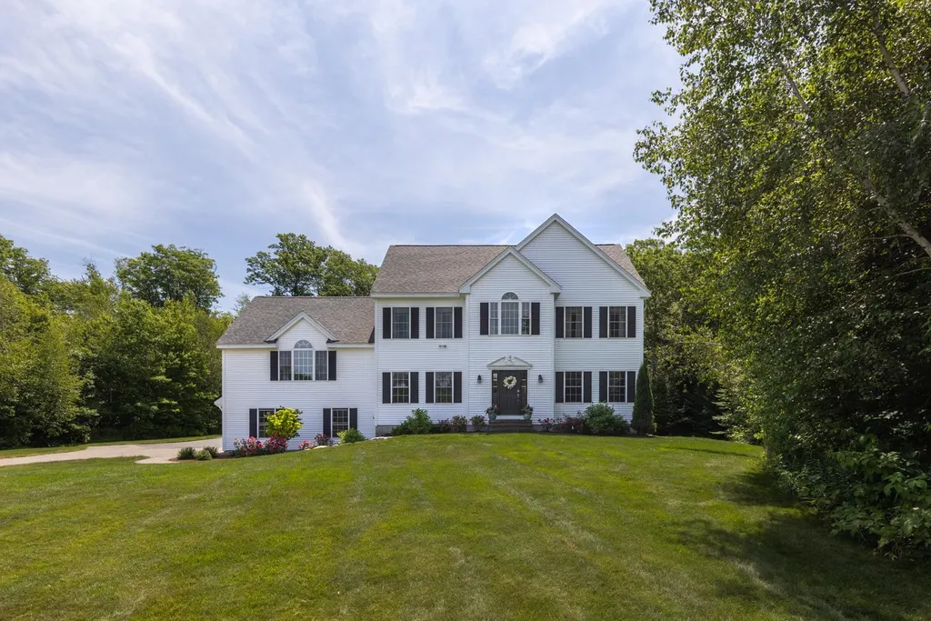 36 Long Meadow Farm Drive Epping NH 03042