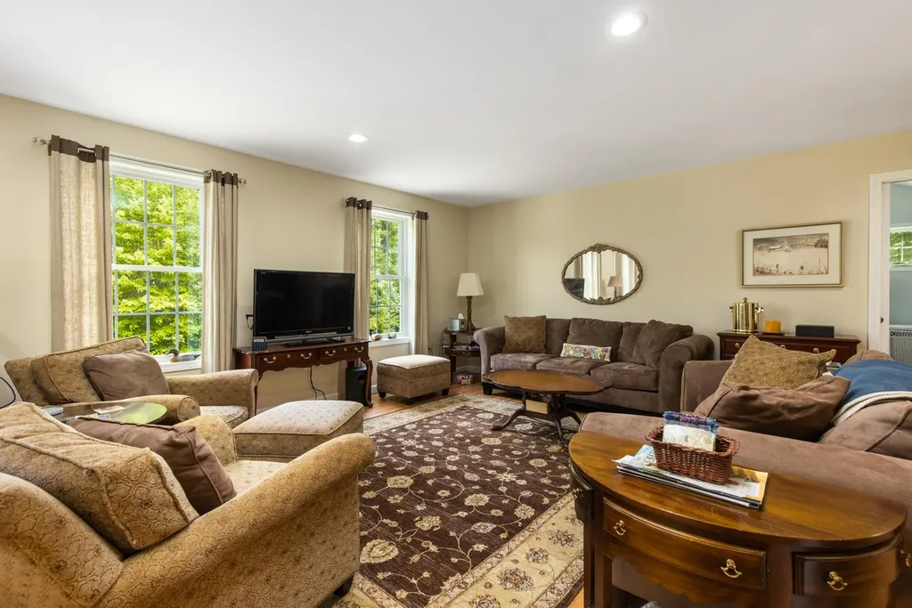 36 Long Meadow Farm Drive Epping NH 03042