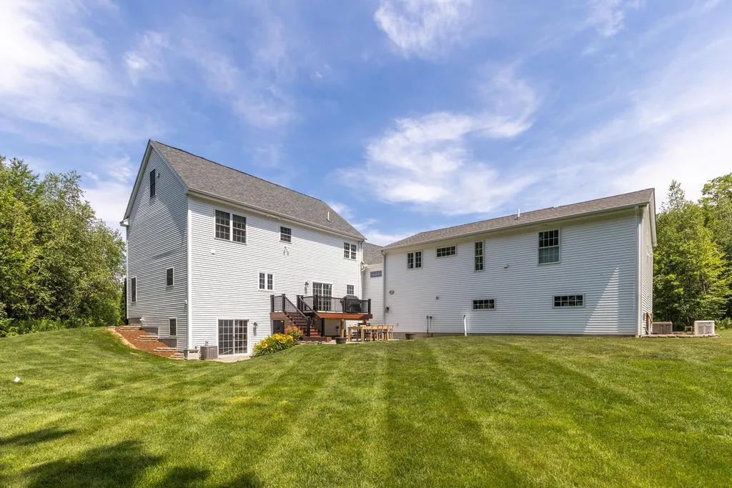 36 Long Meadow Farm Drive Epping NH 03042