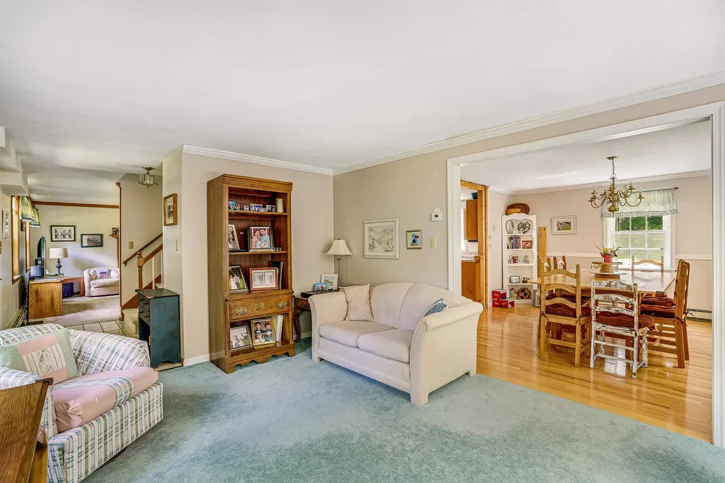 14 Hemlock Street Londonderry NH 03053