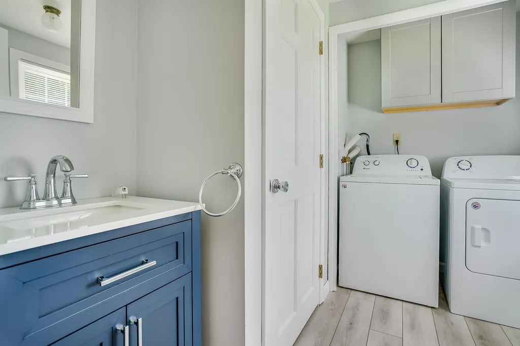14 Hemlock Street Londonderry NH 03053