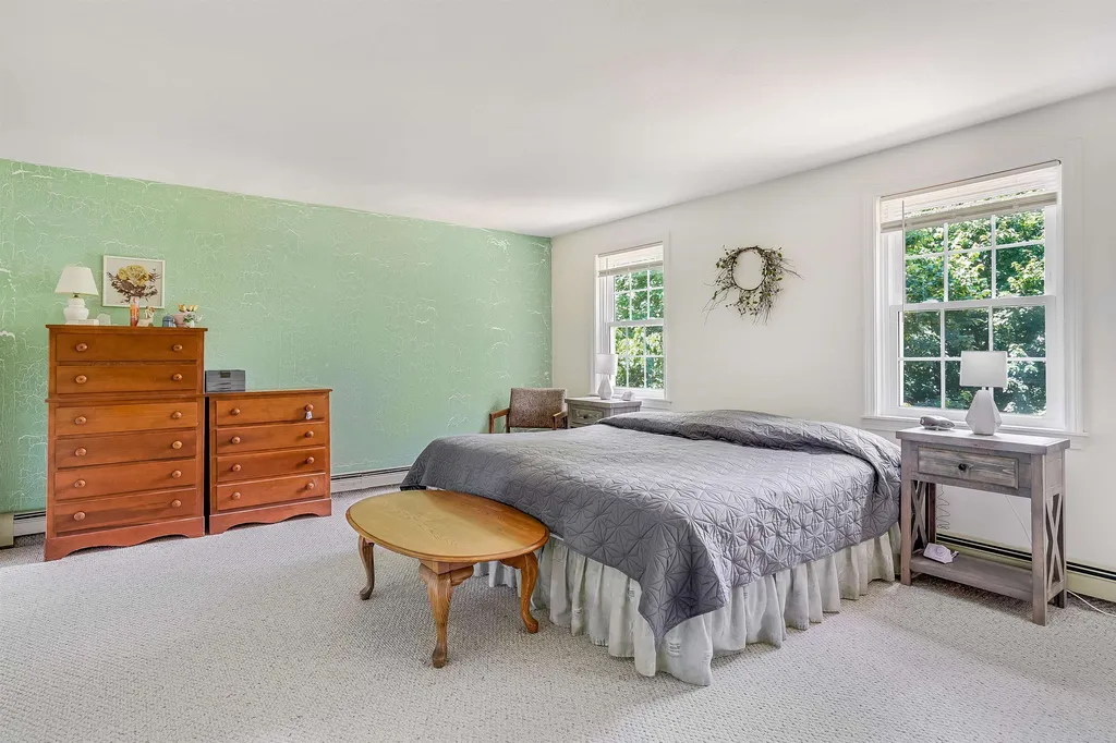 14 Hemlock Street Londonderry NH 03053