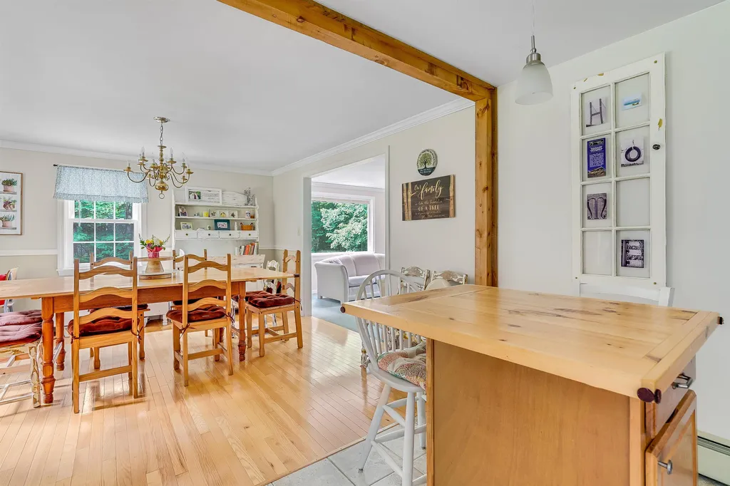 14 Hemlock Street Londonderry NH 03053