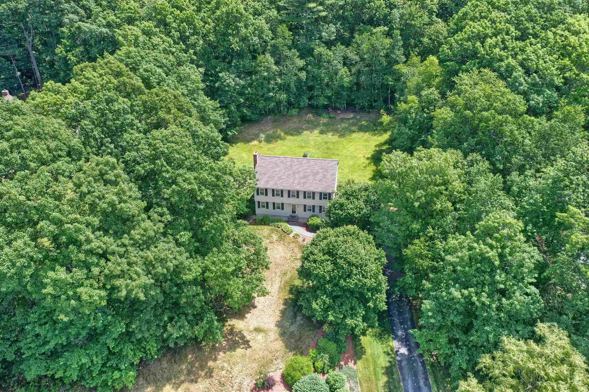 14 Hemlock Street Londonderry NH 03053