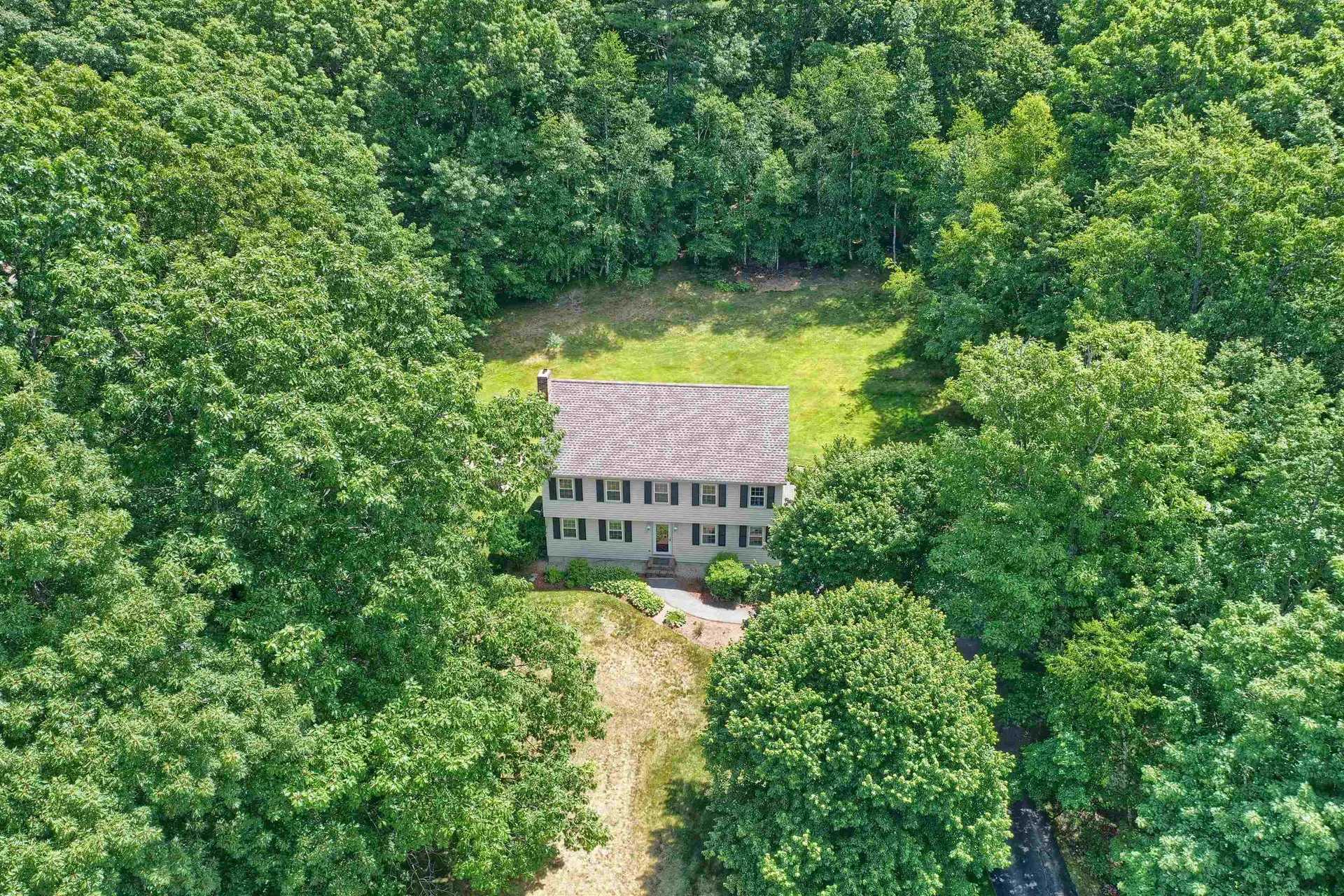 14 Hemlock Street Londonderry NH 03053