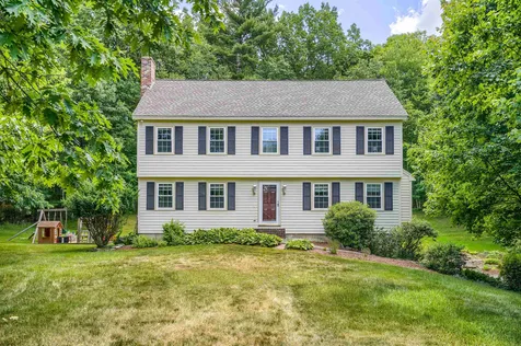 14 Hemlock Street Londonderry NH 03053