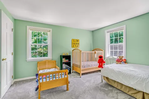 14 Hemlock Street Londonderry NH 03053