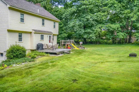 14 Hemlock Street Londonderry NH 03053