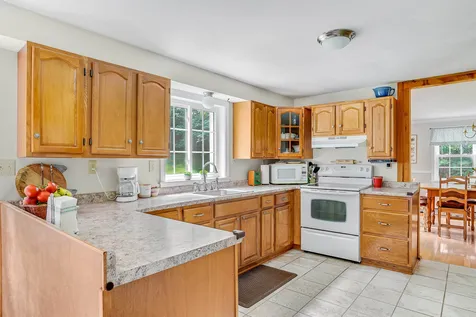 14 Hemlock Street Londonderry NH 03053