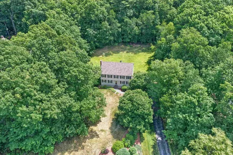 14 Hemlock Street Londonderry NH 03053