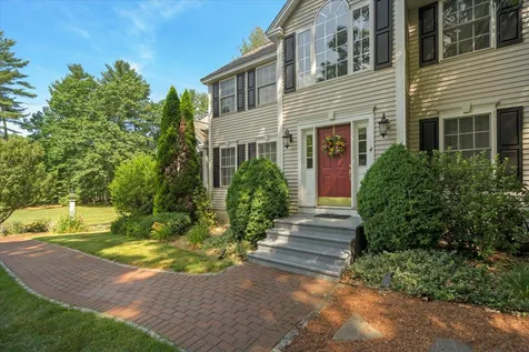 4 Ellsworth Lane Pelham NH 03076