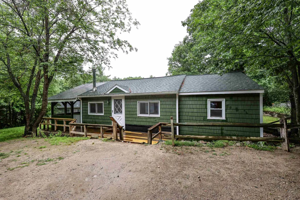 10 Melody Lane Hillsborough NH 03244