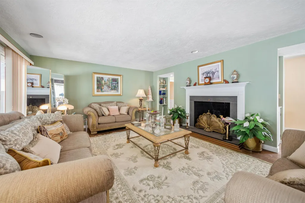 5 French Drive Bedford NH 03110