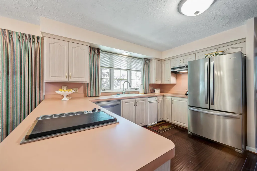 5 French Drive Bedford NH 03110