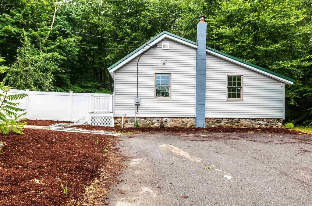 71 Corbett Road Barrington NH 03825