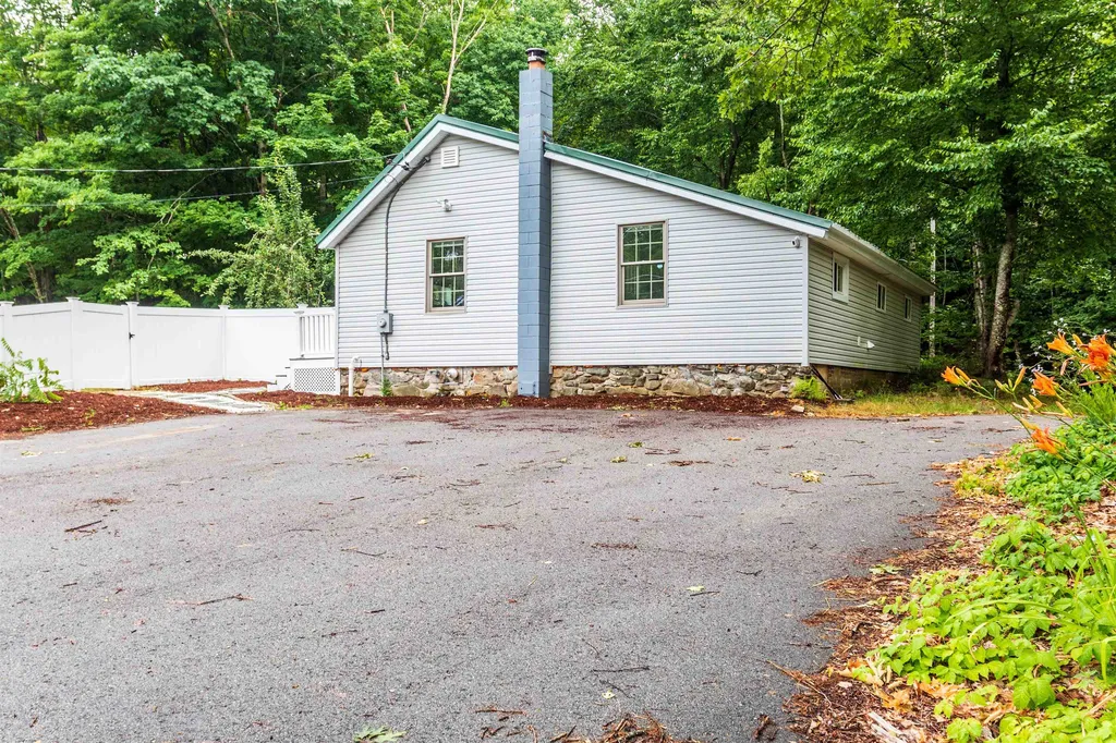 71 Corbett Road Barrington NH 03825