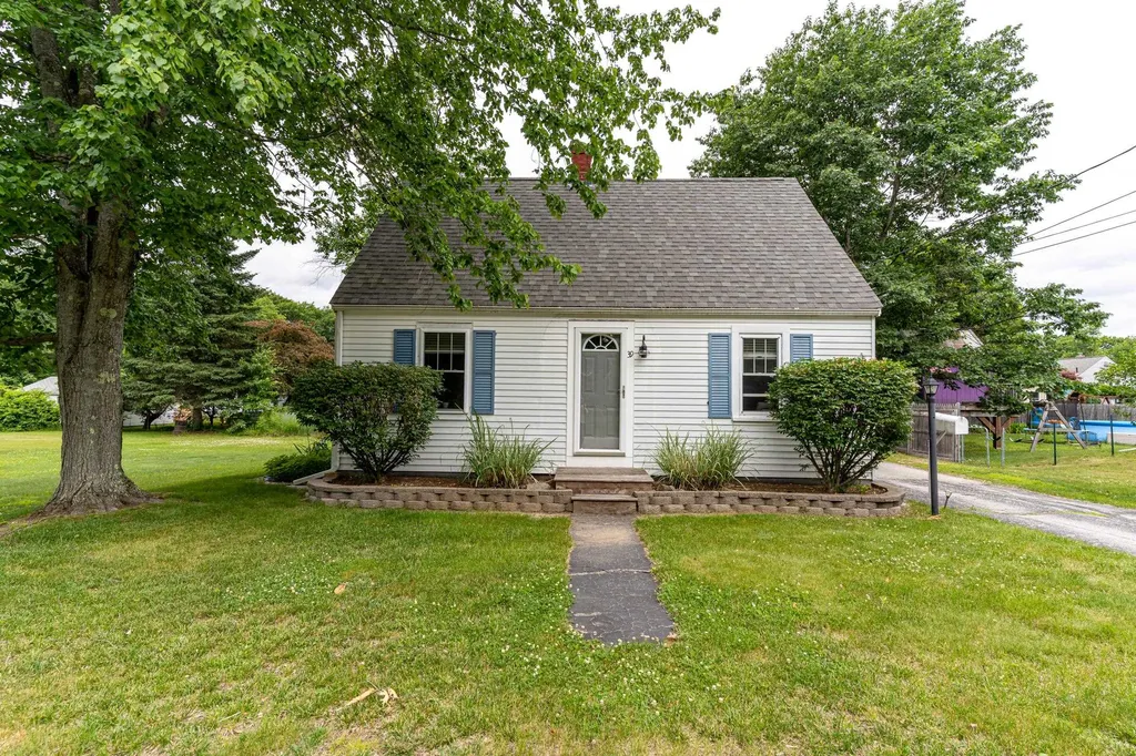 39 Harding Street Rochester NH 03867