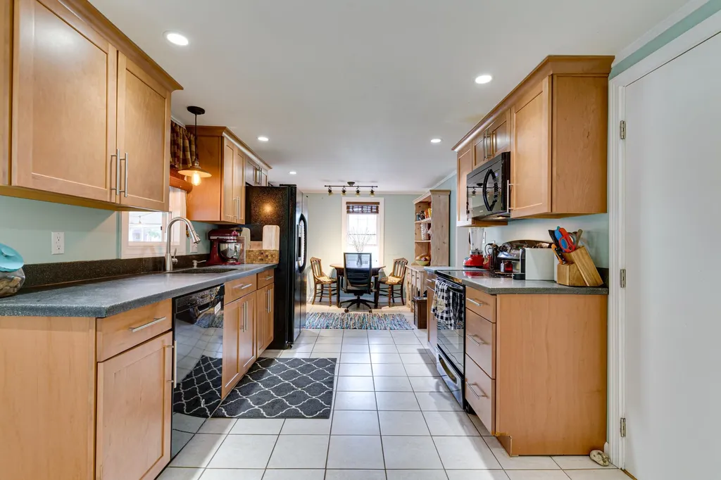 39 Harding Street Rochester NH 03867