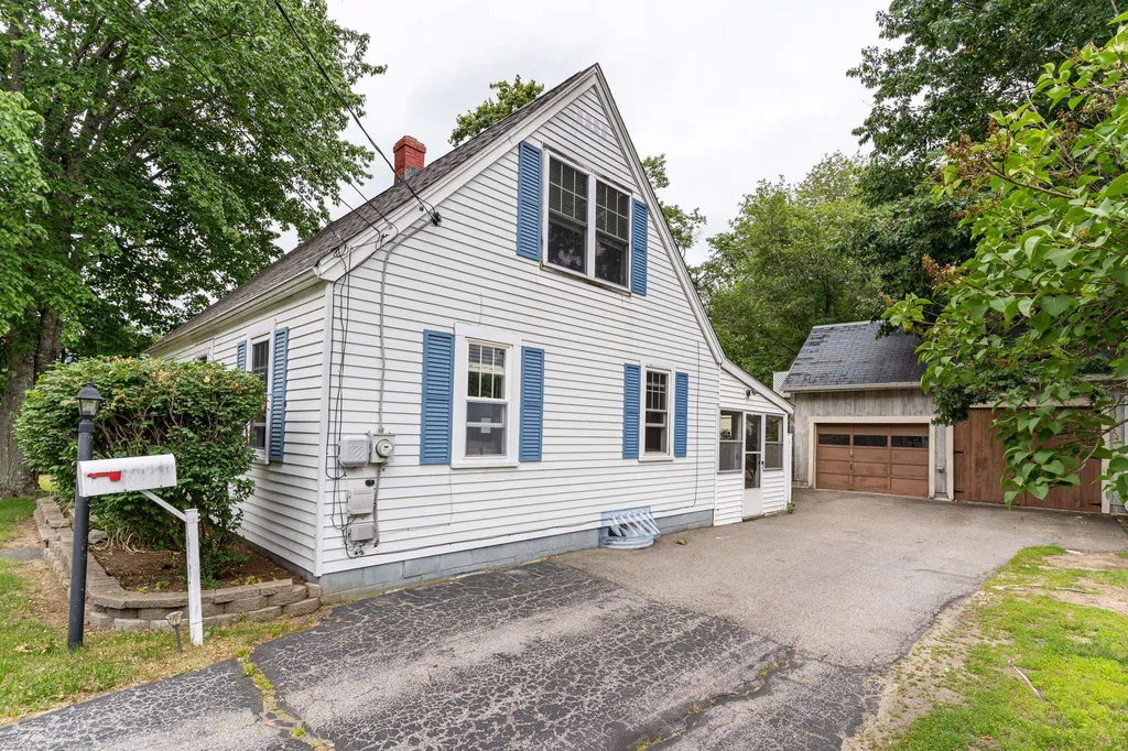 39 Harding Street Rochester NH 03867
