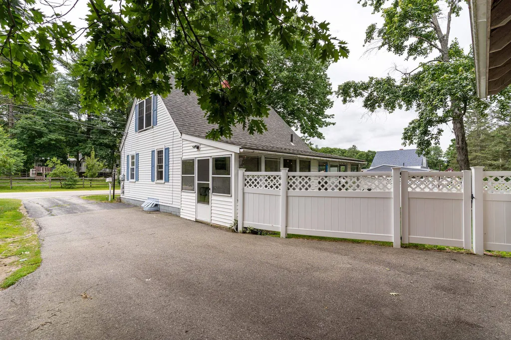 39 Harding Street Rochester NH 03867