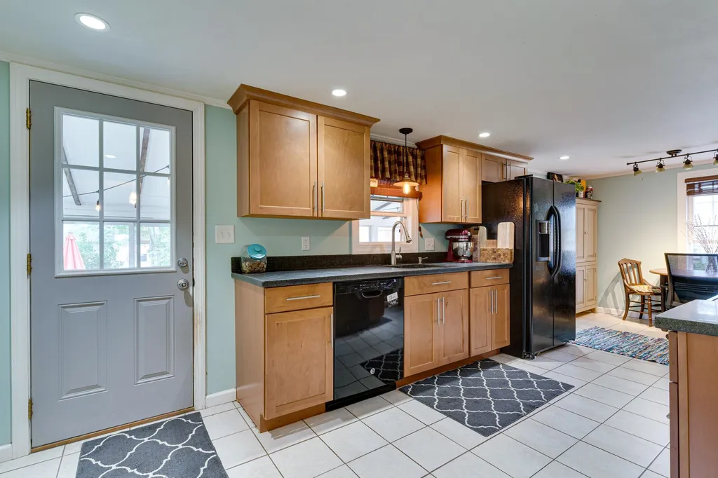 39 Harding Street Rochester NH 03867