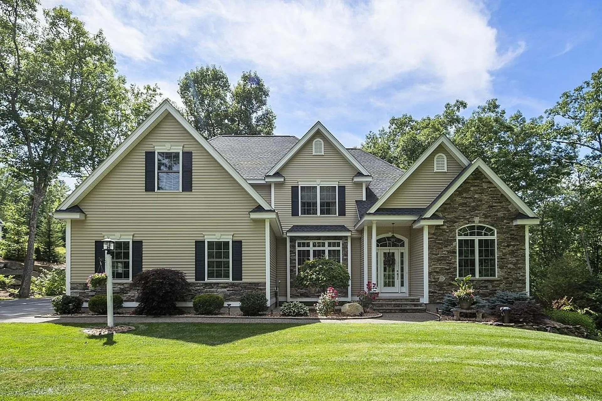 48 Marblehead Road Windham NH 03087