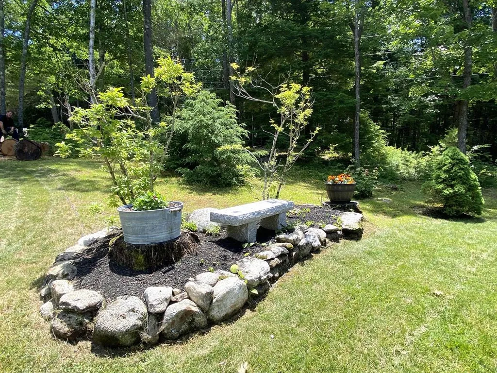 21 Trivett Lane Holderness NH 03245