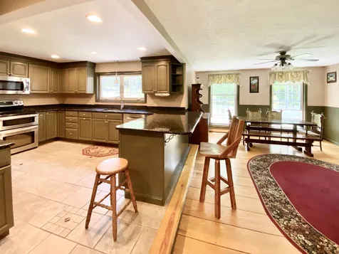 21 Trivett Lane Holderness NH 03245