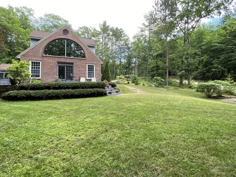 21 Trivett Lane Holderness NH 03245