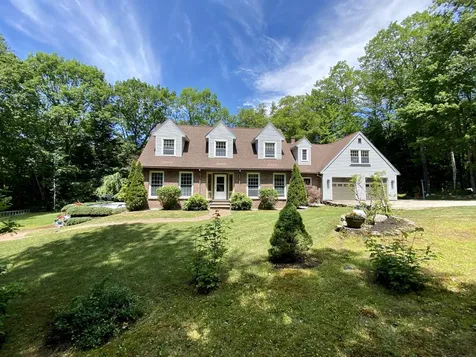 21 Trivett Lane Holderness NH 03245