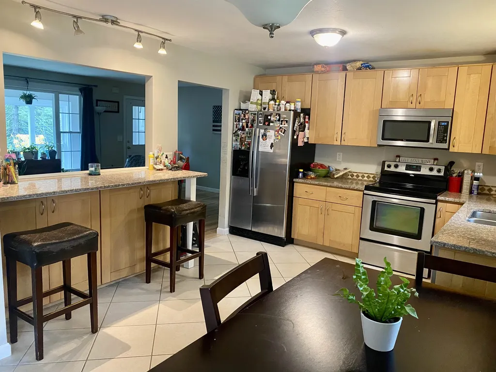 34 Old Nashua Road Londonderry NH 03053