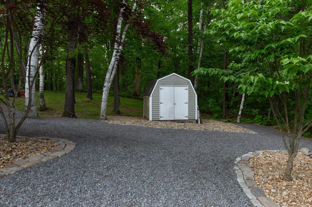 34 Old Nashua Road Londonderry NH 03053