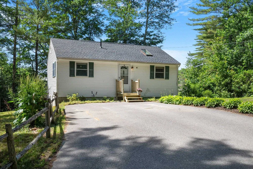15 Robin Shore Drive Canterbury NH 03224
