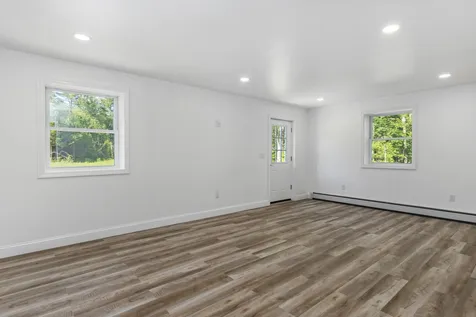 68 Thompson Mill Road Lee NH 03861
