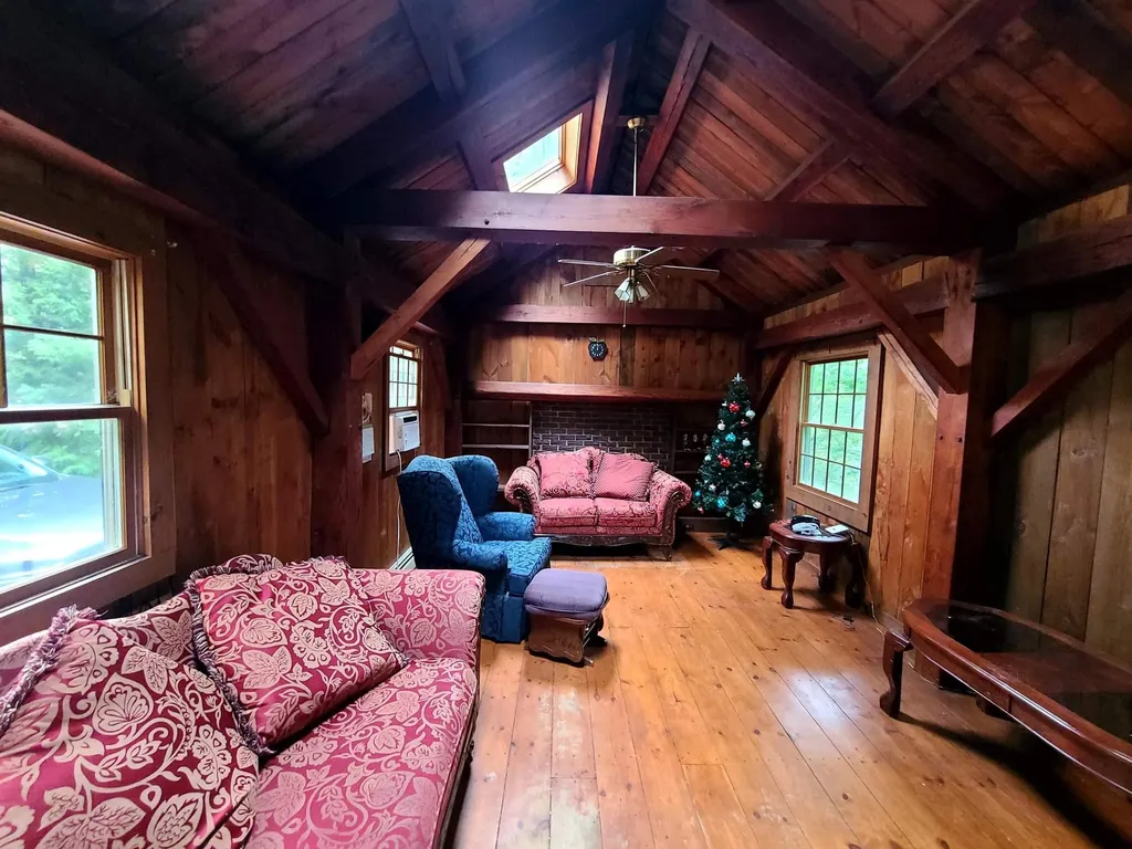 27 Nottingham Road Deerfield NH 03037