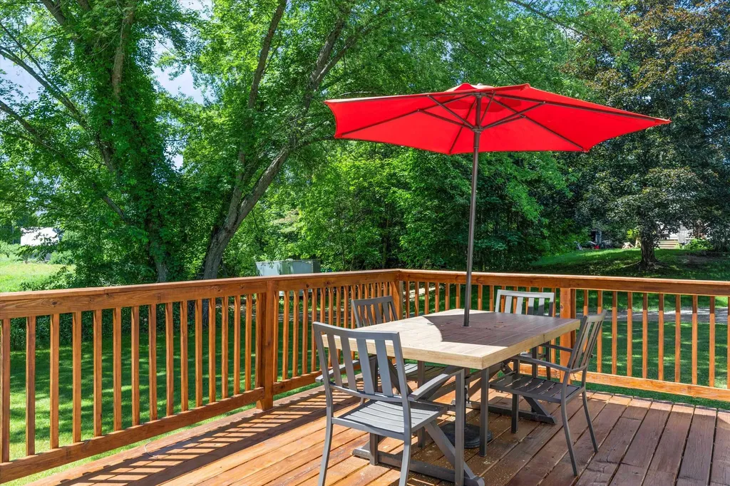 4 Jeannette Street Franklin NH 03235