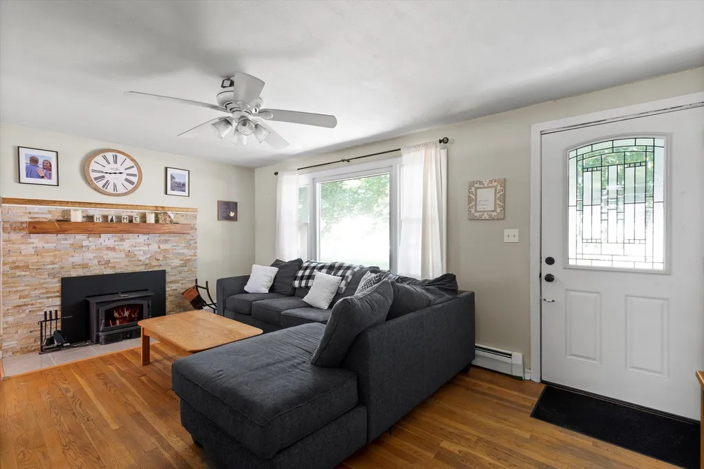 4 Jeannette Street Franklin NH 03235