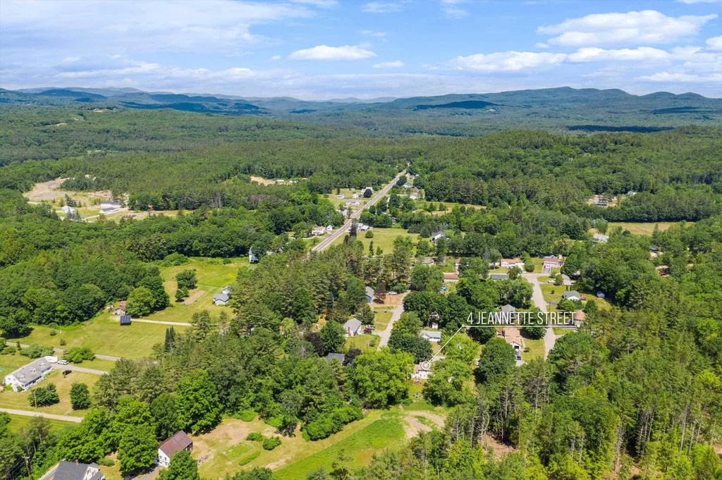 4 Jeannette Street Franklin NH 03235