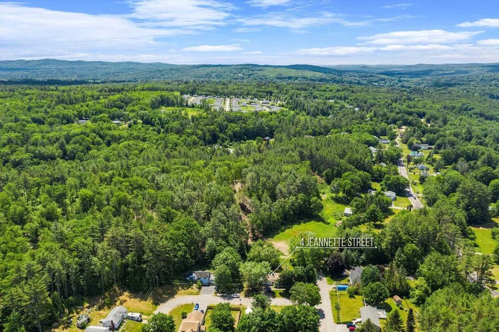 4 Jeannette Street Franklin NH 03235