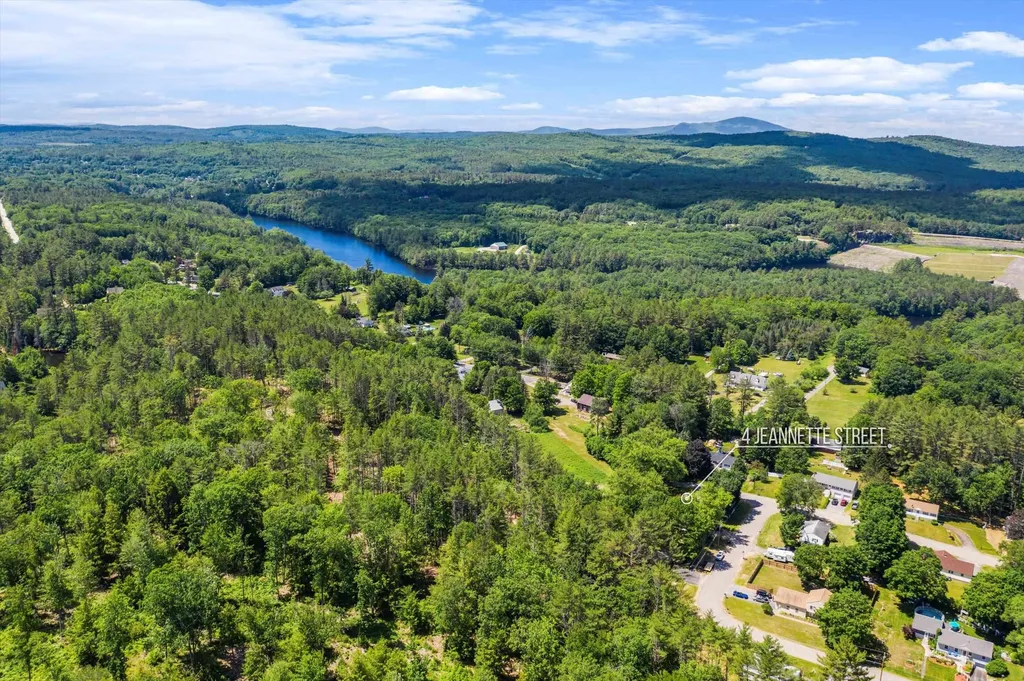 4 Jeannette Street Franklin NH 03235