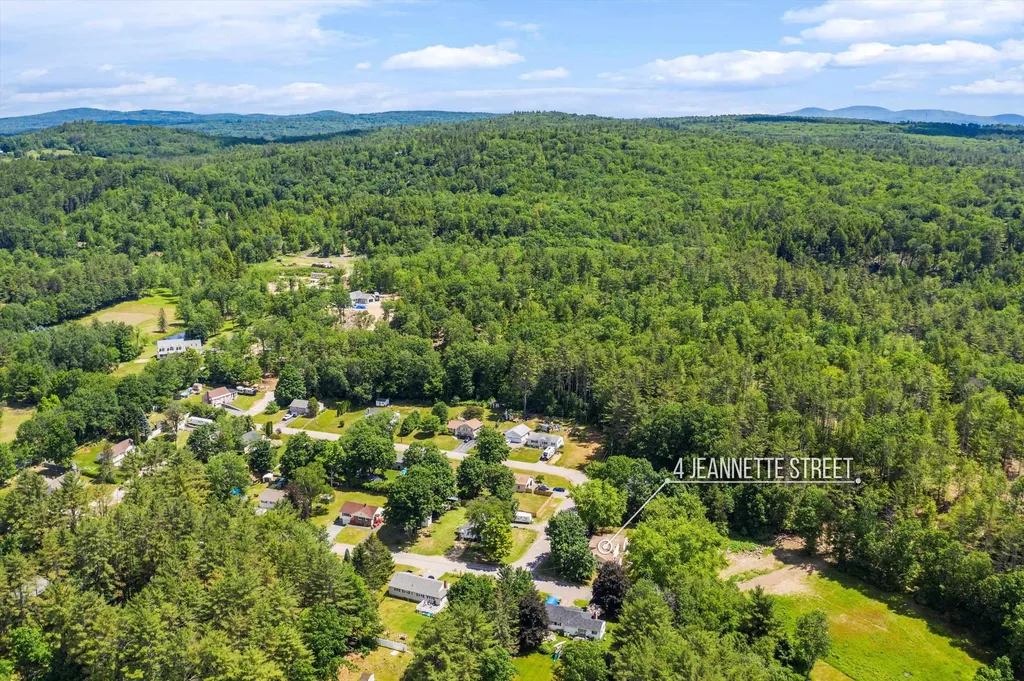 4 Jeannette Street Franklin NH 03235