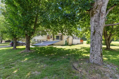 4 Jeannette Street Franklin NH 03235