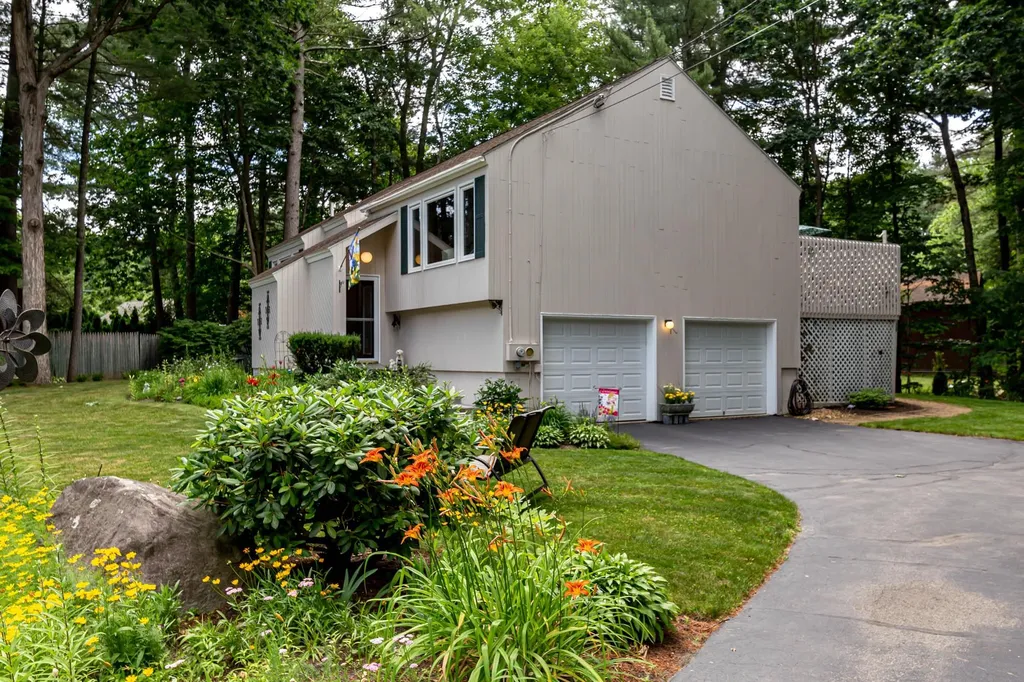 8 Acacia Lane Milford NH 03055