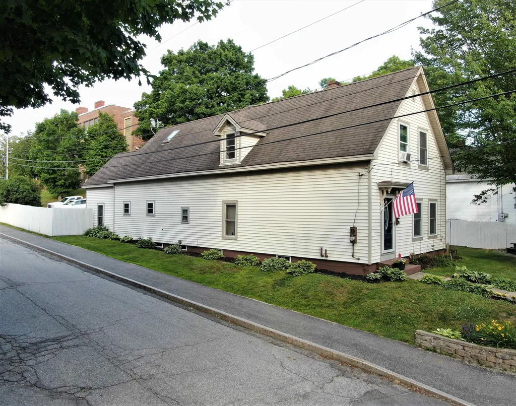 23 Cheney Street Newport NH 03773