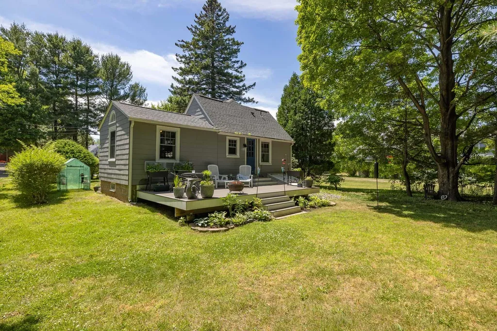 1203 Woodbury Avenue Portsmouth NH 03801