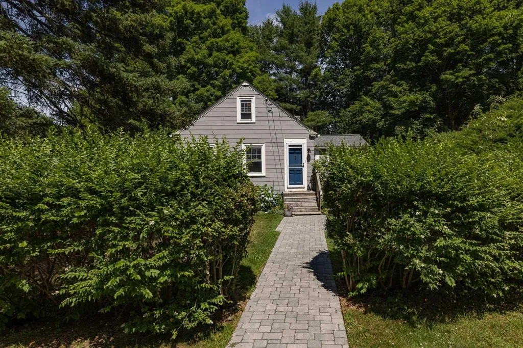 1203 Woodbury Avenue Portsmouth NH 03801