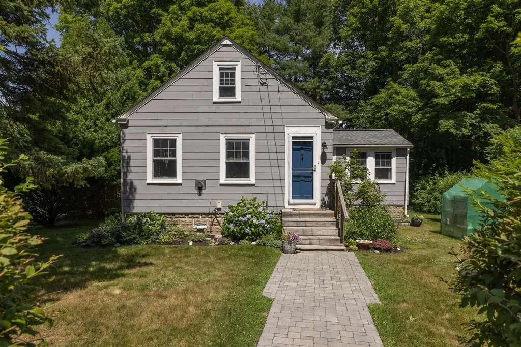 1203 Woodbury Avenue Portsmouth NH 03801