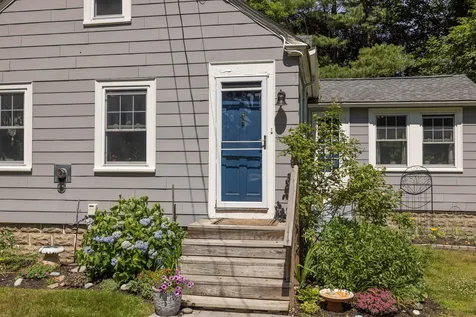 1203 Woodbury Avenue Portsmouth NH 03801