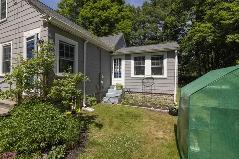 1203 Woodbury Avenue Portsmouth NH 03801